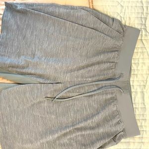 Mens large gray lululemon athletic shorts